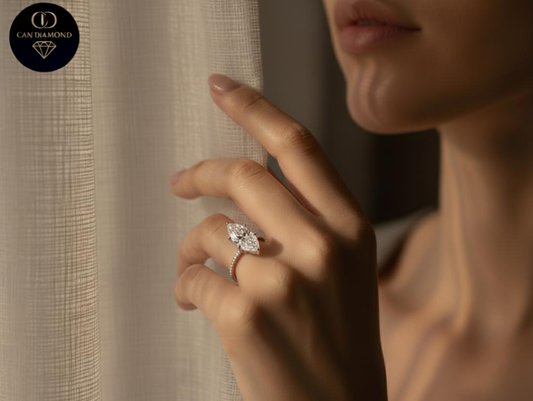 Can Diamond - Kolu Taşlı Markiz Yüzük